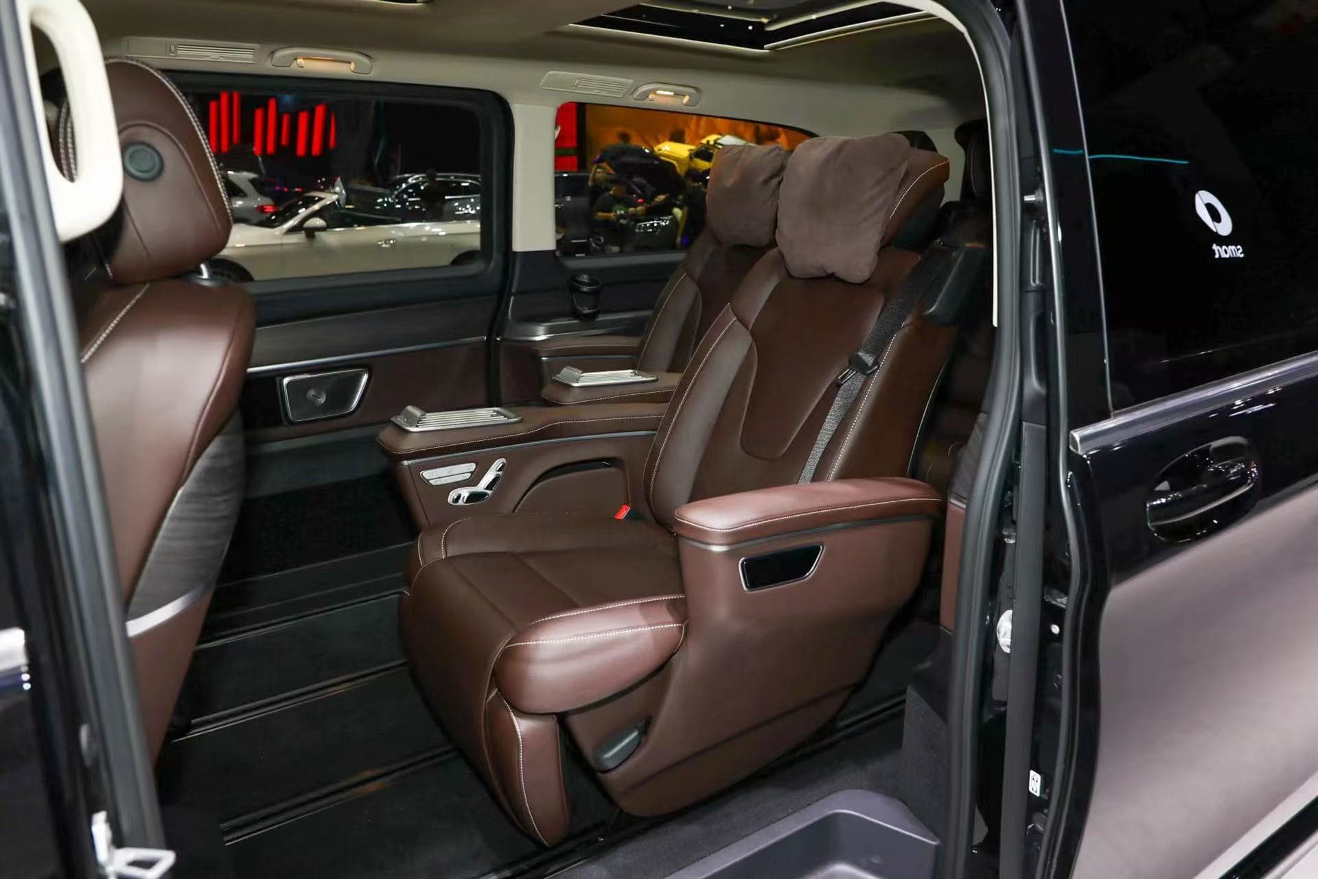 Mercedes-Benz V260 - 3