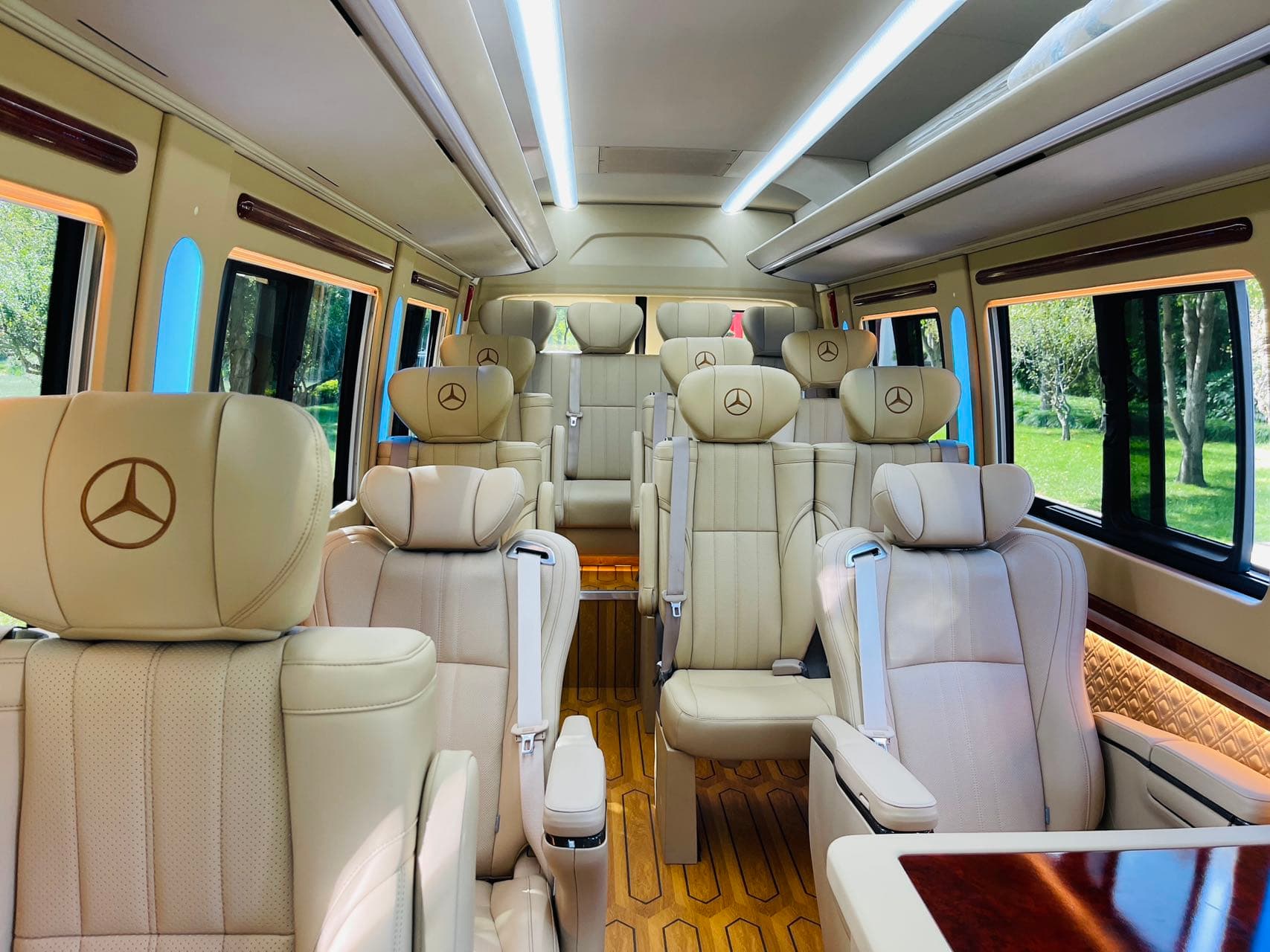 Mercedes-Benz Vito 9-Seater - 3